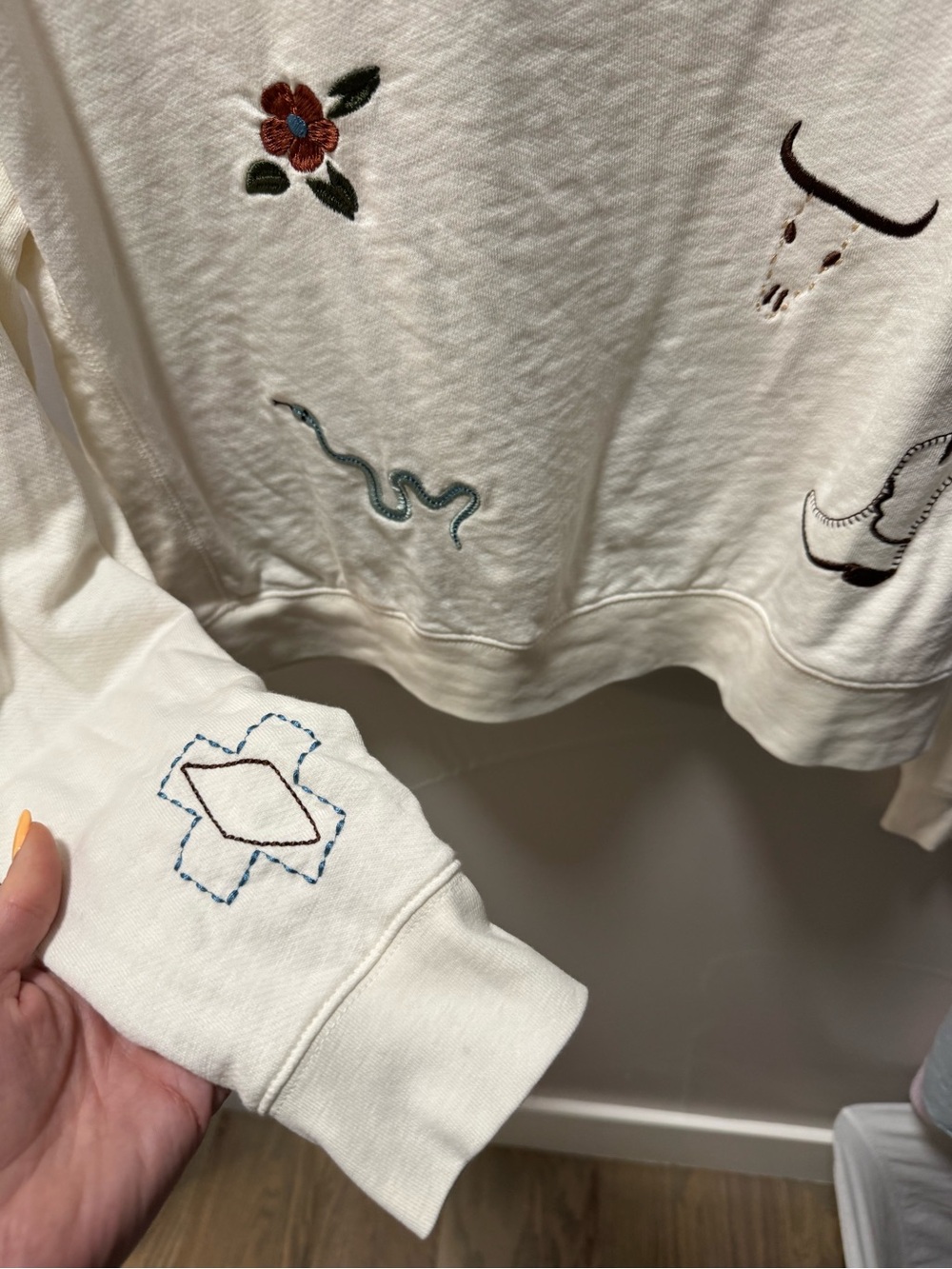 Pendleton Cream Embroidered Crewneck - Picture 3 of 5